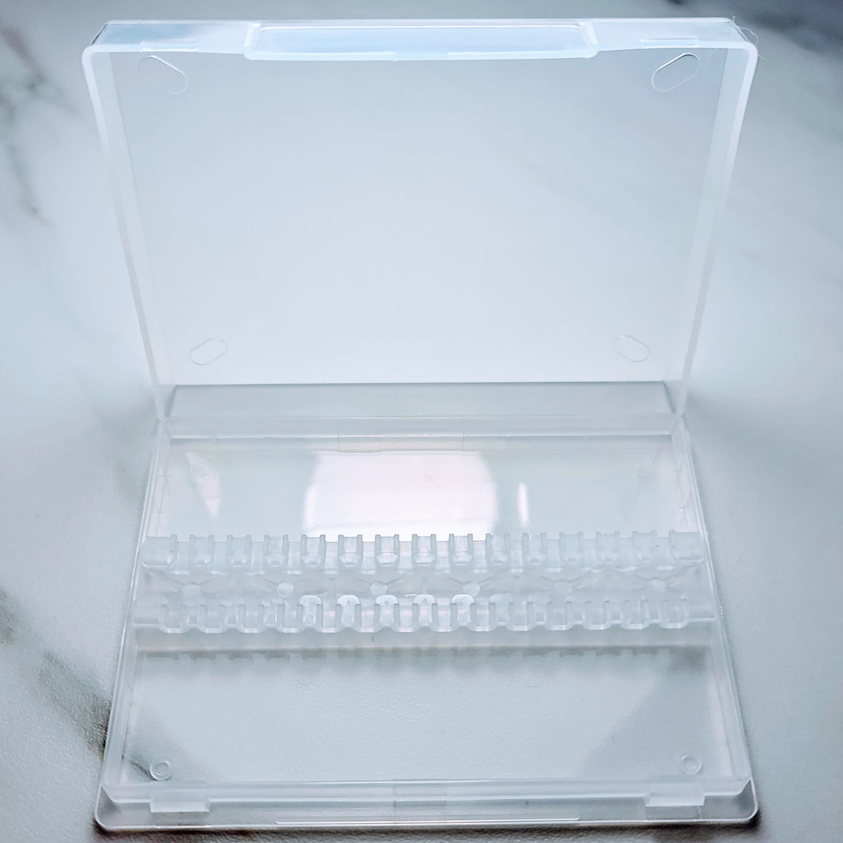 BOITIER À EMBOUTS | RIGIDE ET MINCE - NAILIFY