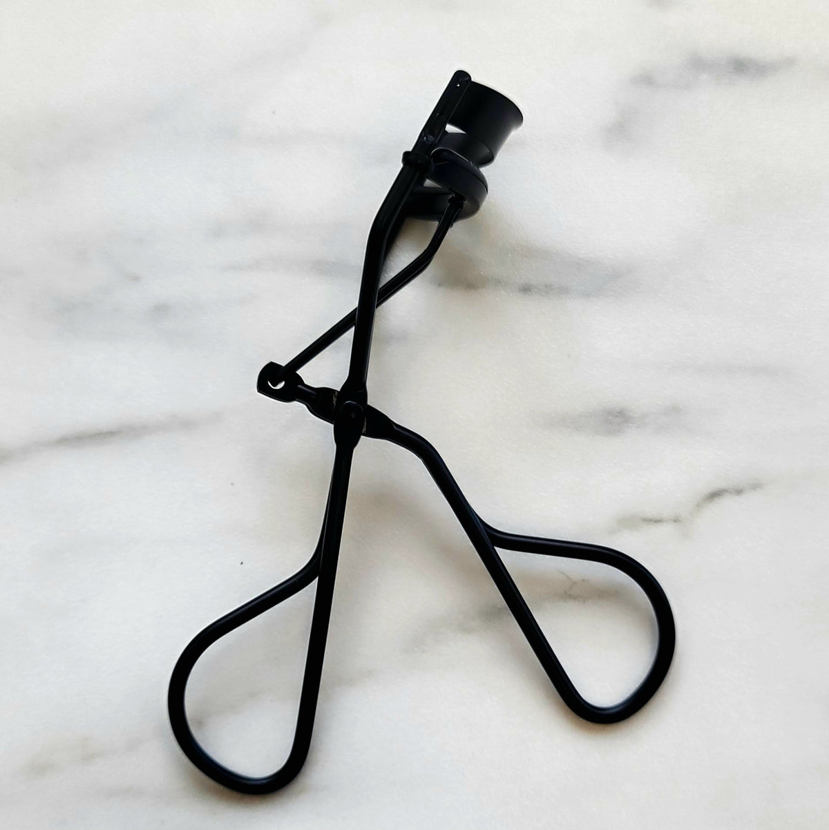 EYELASH CURLER