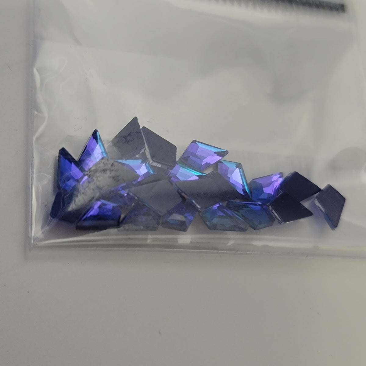 SHAPED DIAMONDS | SMALL ASYMMETRICAL DIAMONDS | MIDNIGHT - MEM