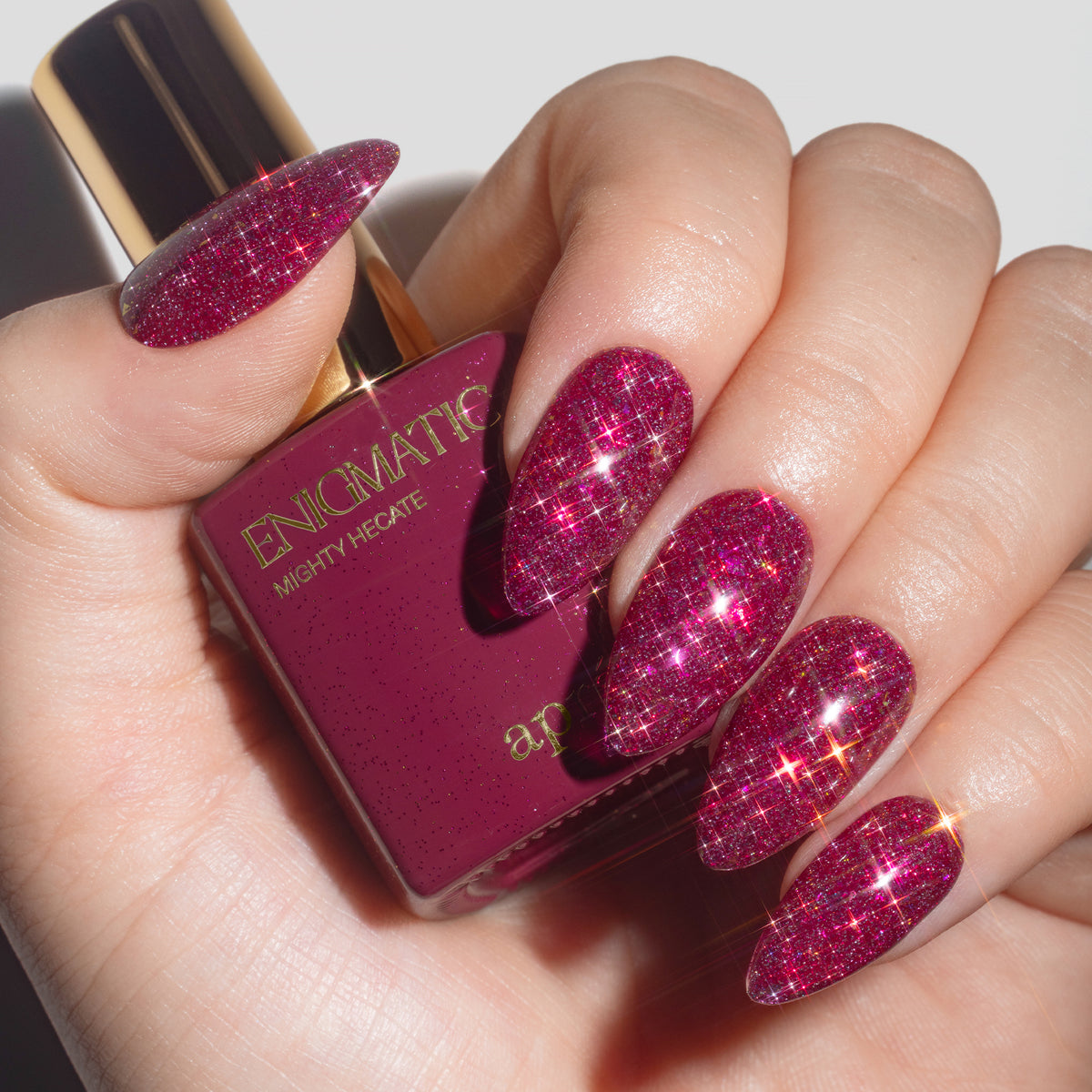 MIGHTY HECATE | FLASH GLITTER - VERNIS GEL - APRÉS NAIL