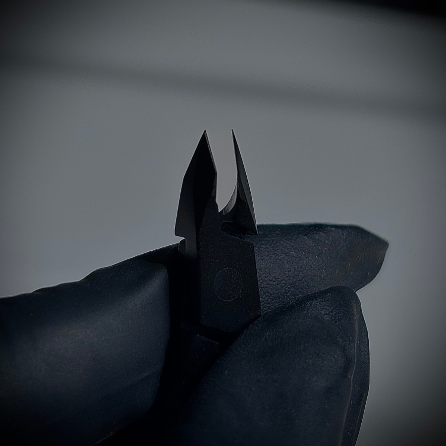 CUTICLE CUT - THE LADY IN BLACK