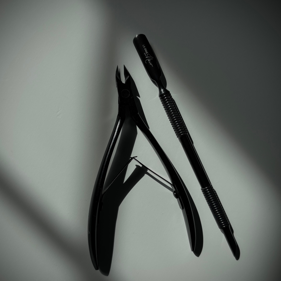 CUTICLE CUT - THE LADY IN BLACK