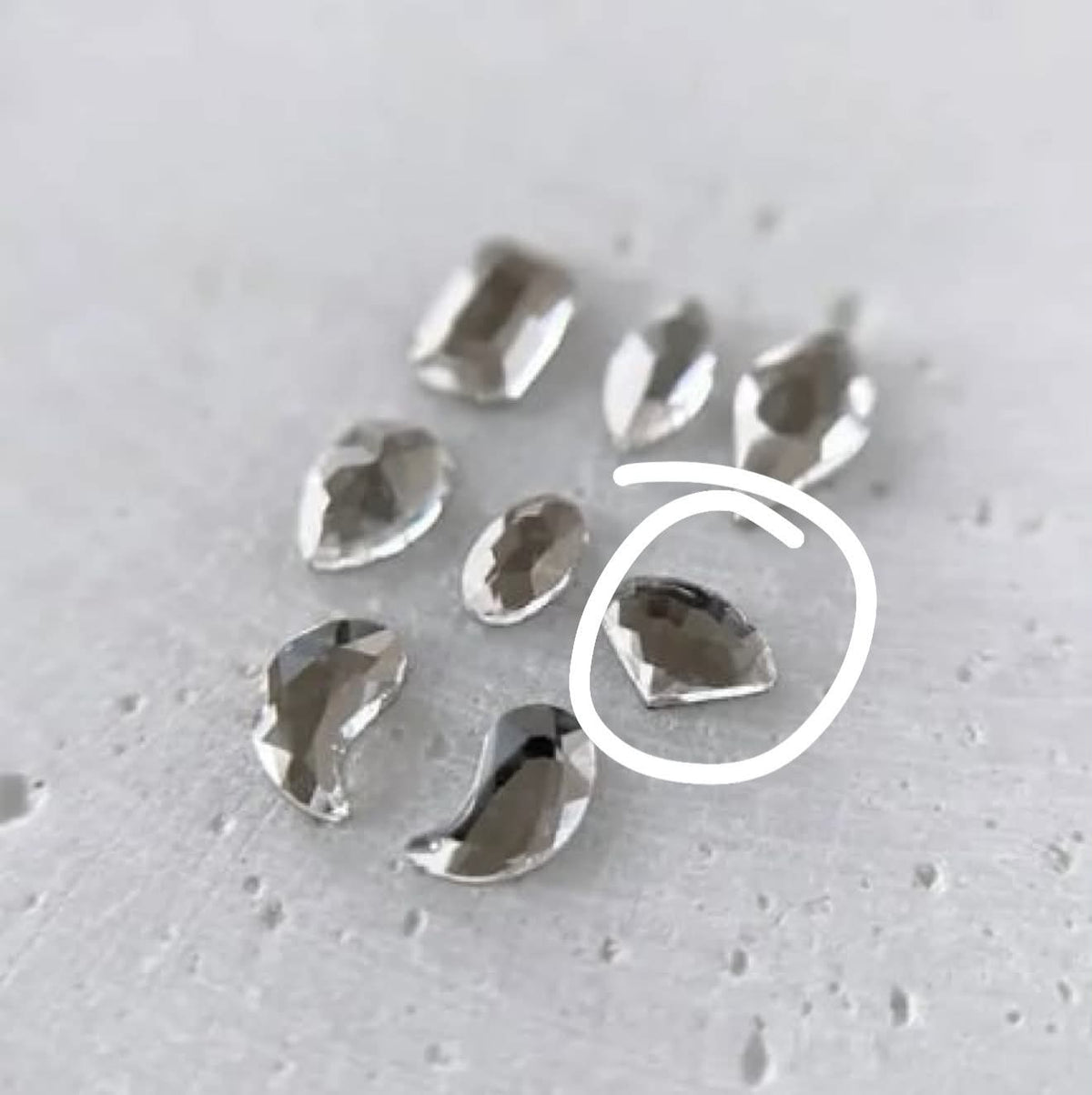 SMALL OVAL SHAPED DIAMONDS | WHITE CRYSTAL - MARIE-ÈVE MONGEAU
