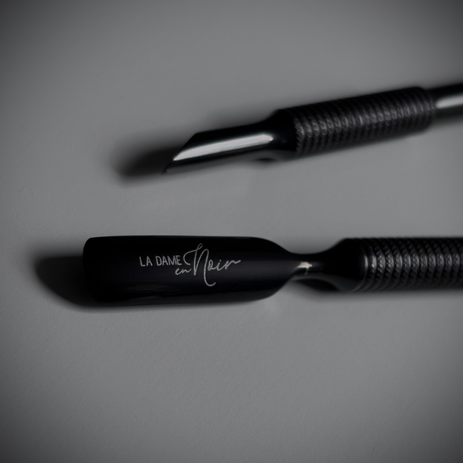 2-IN-1 CUTICLE GROWTH - THE LADY IN BLACK