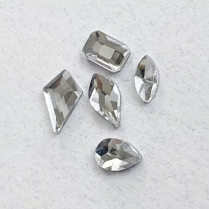 DIAMONDS SHAPED COMMAS (LEFT AND RIGHT) | CLEAR CRYSTAL - MEM