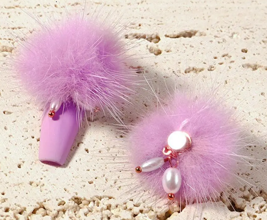 MAGNETIC POMPOM | NAIL ART - NAILIFY