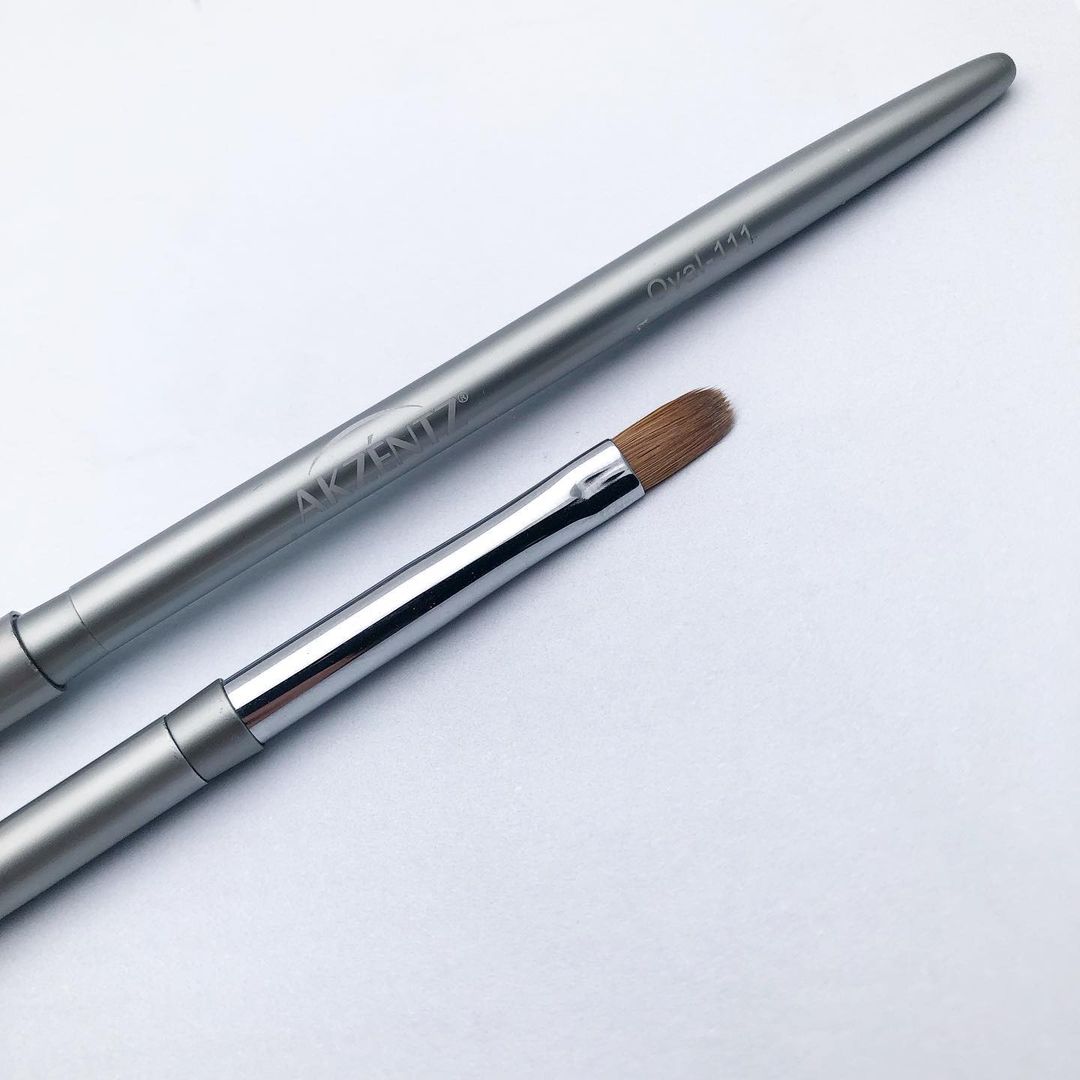 PINCEAU OVAL KOLINSKY 111 - AKZENTZ