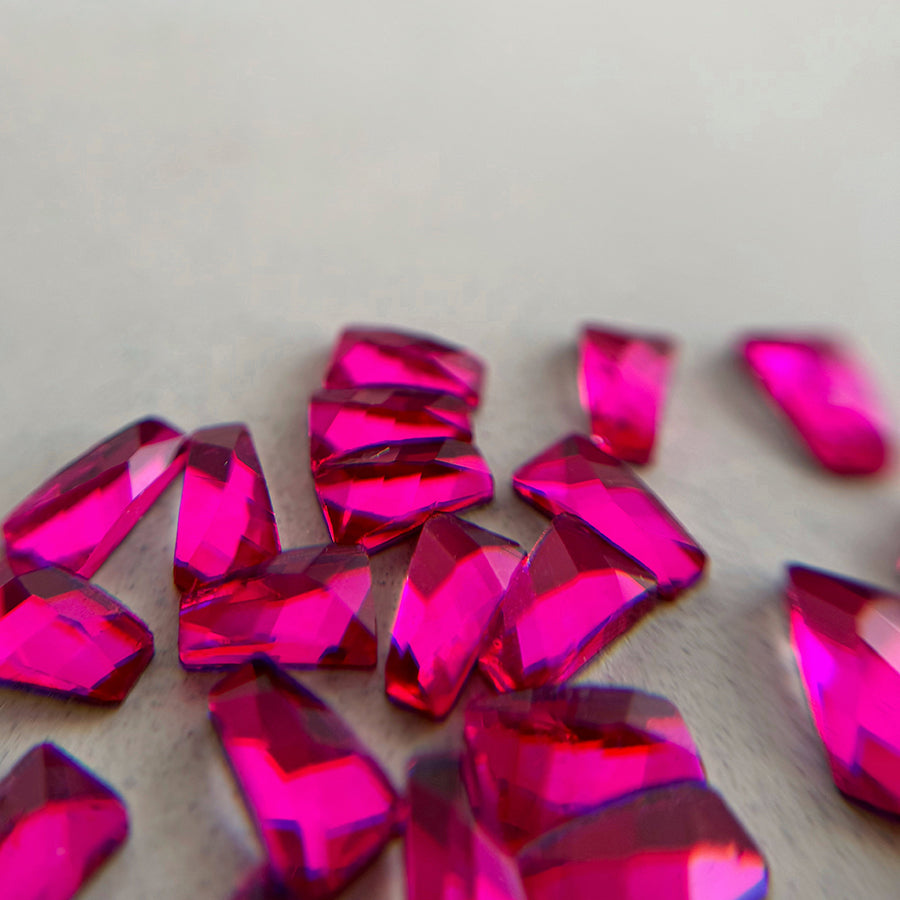 SHAPED DIAMONDS | FUCHSIA TRAPEZE - MEM