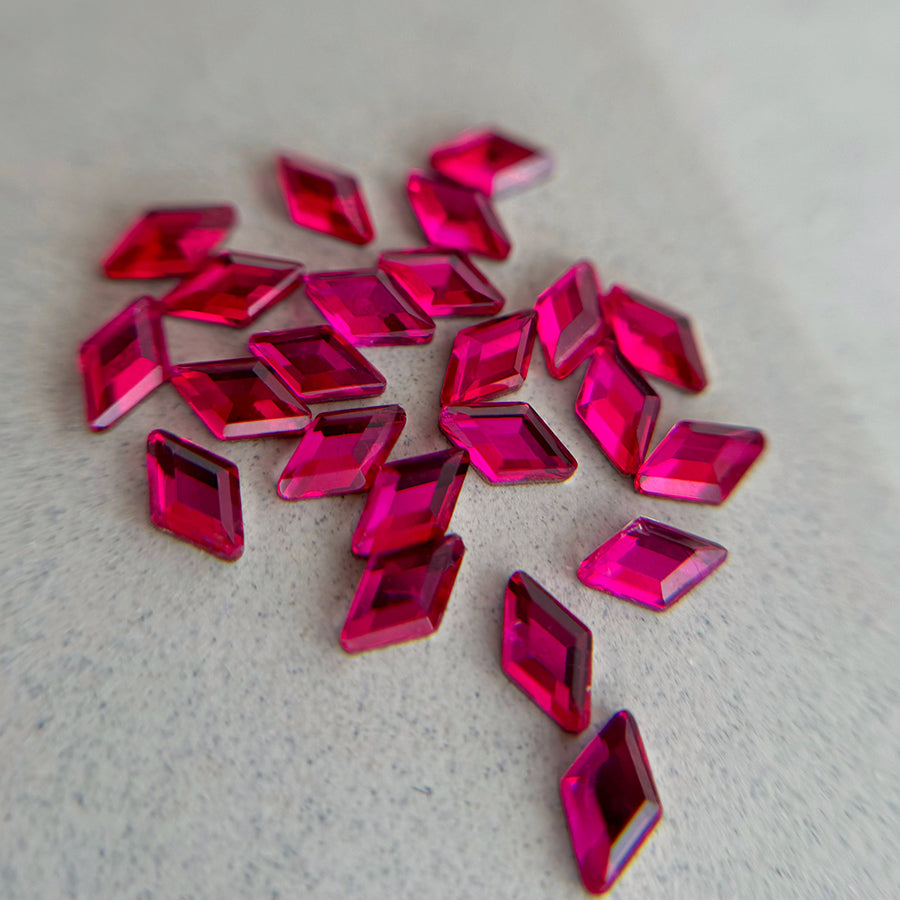 SHAPED DIAMONDS | FUCHSIA SMALL DIAMOND - MEM