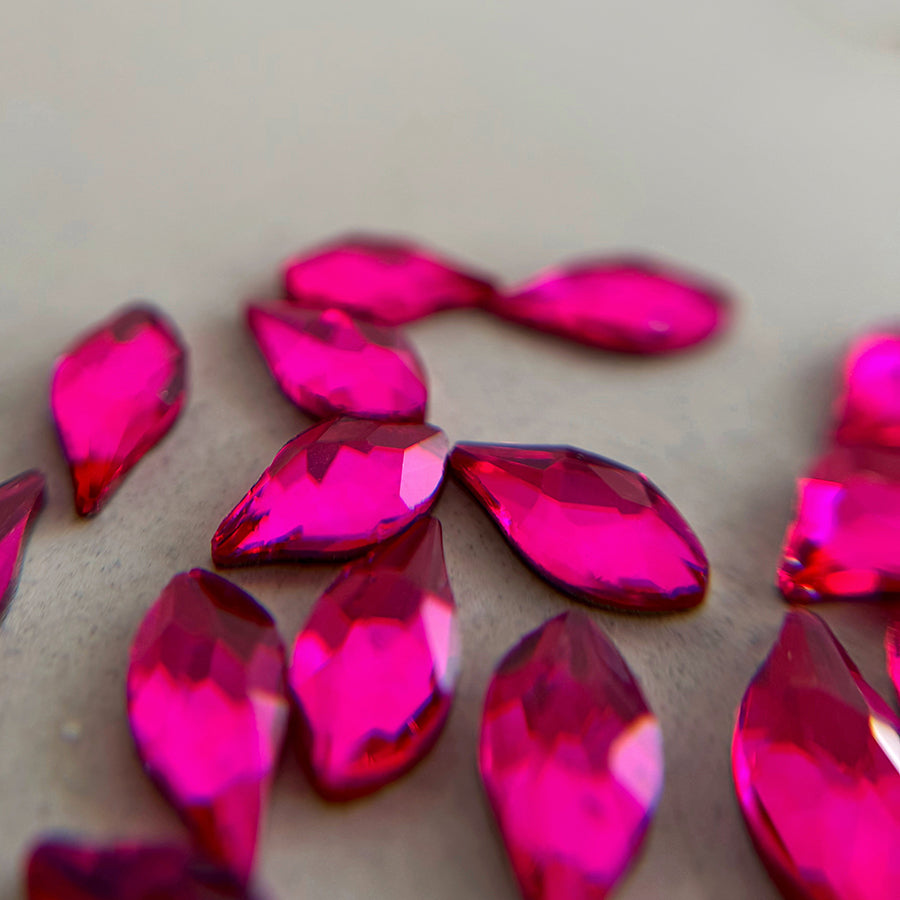 SHAPED DIAMONDS | FUCHSIA LEAF - MEM