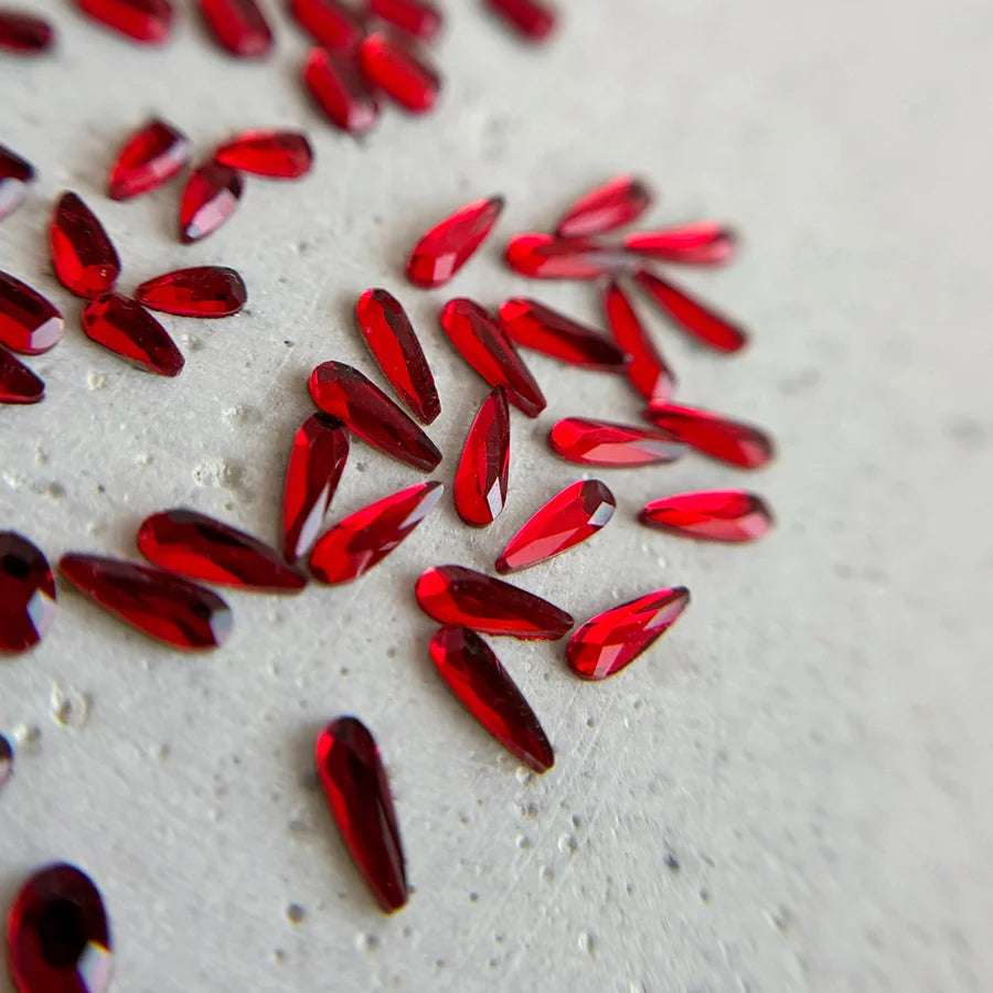 ENSEMBLE COMPLET | DIAMANTS FORMES ROUGE - MEM