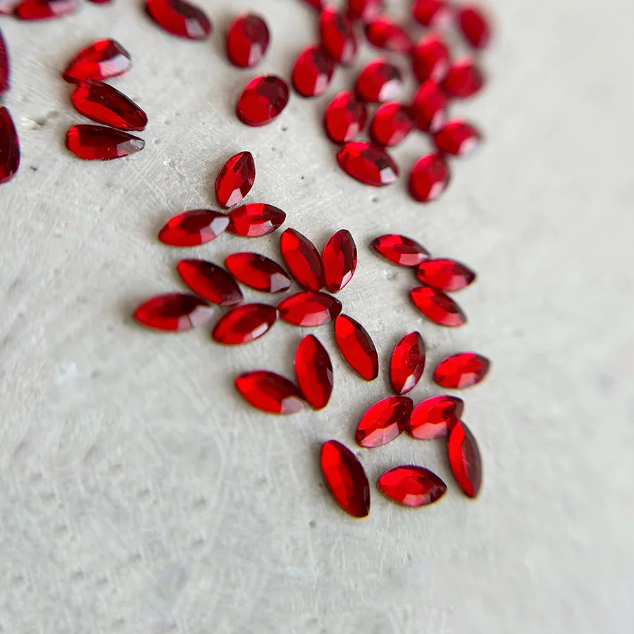 DIAMANTS FORMES ROUGE | 5 FORMES - MEM