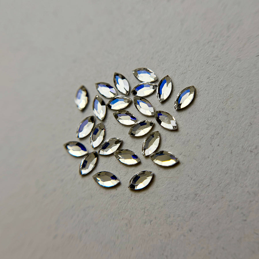 SHAPED DIAMONDS | SCANDINAVIAN | MINI CAT'S EYE - MEM