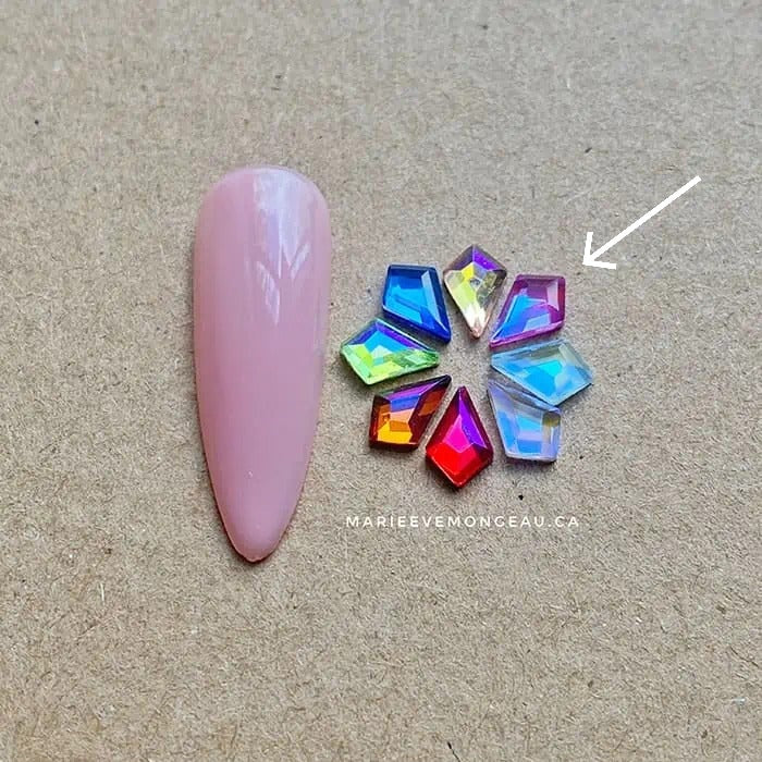 DIAMANTS FORMES | PETITS LOSANGES ASYMÉTRIQUES | MAGENTA - MEM