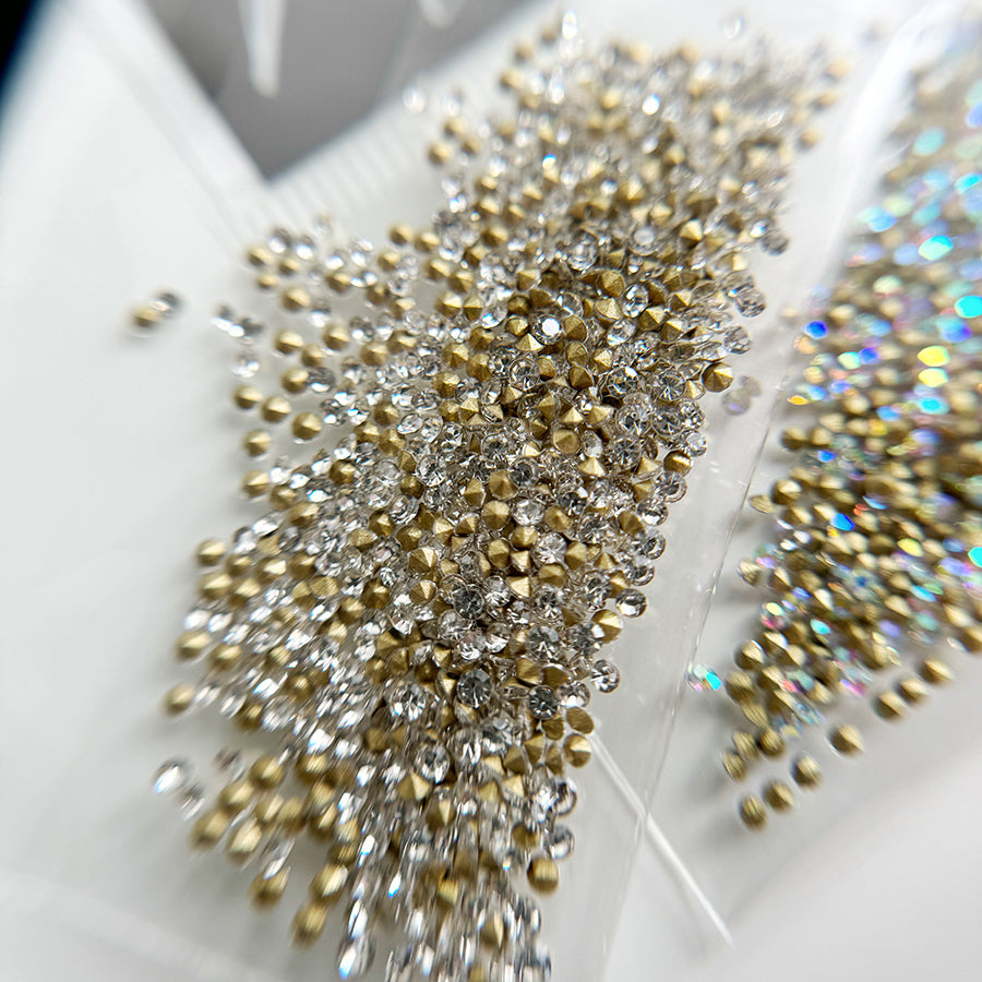 POINTED DIAMONDS | SS3 | WHITE CRYSTAL - MEM