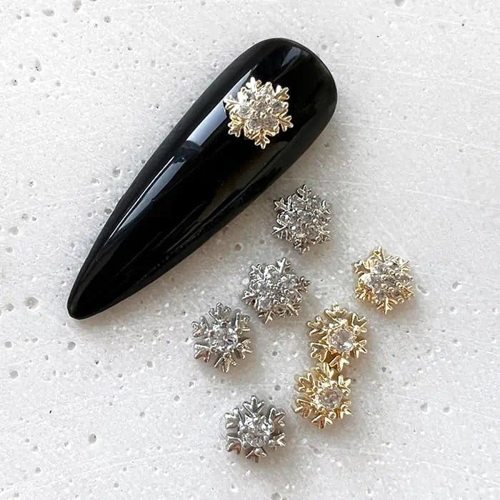 JEWELRY | SMALL LUXURY SNOWFLAKES - MEM 