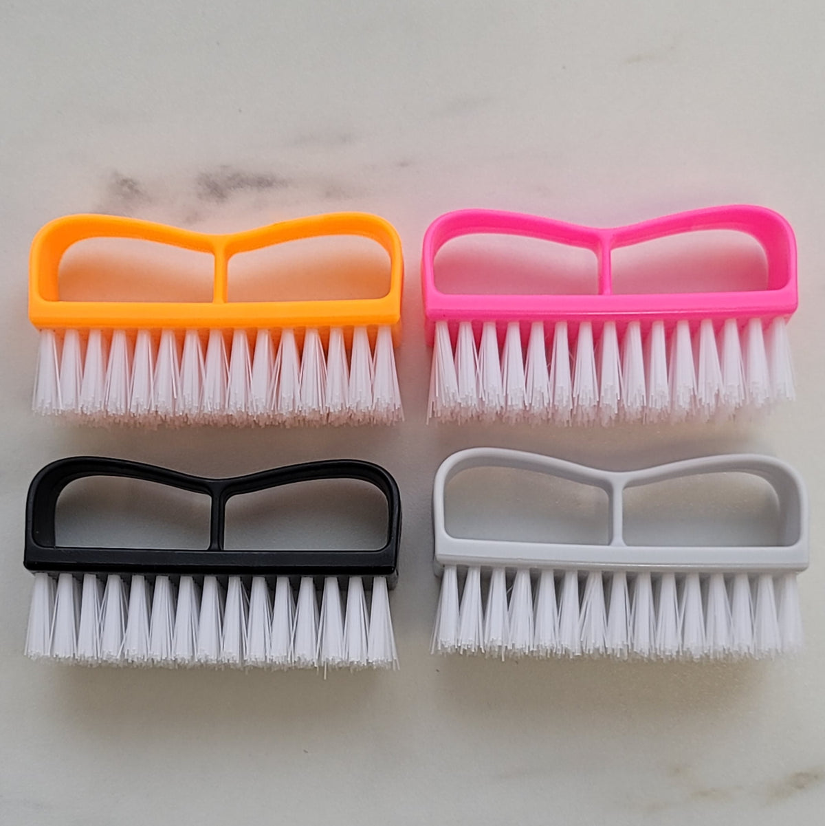 MANICURE BRUSH - VARIOUS COLORS