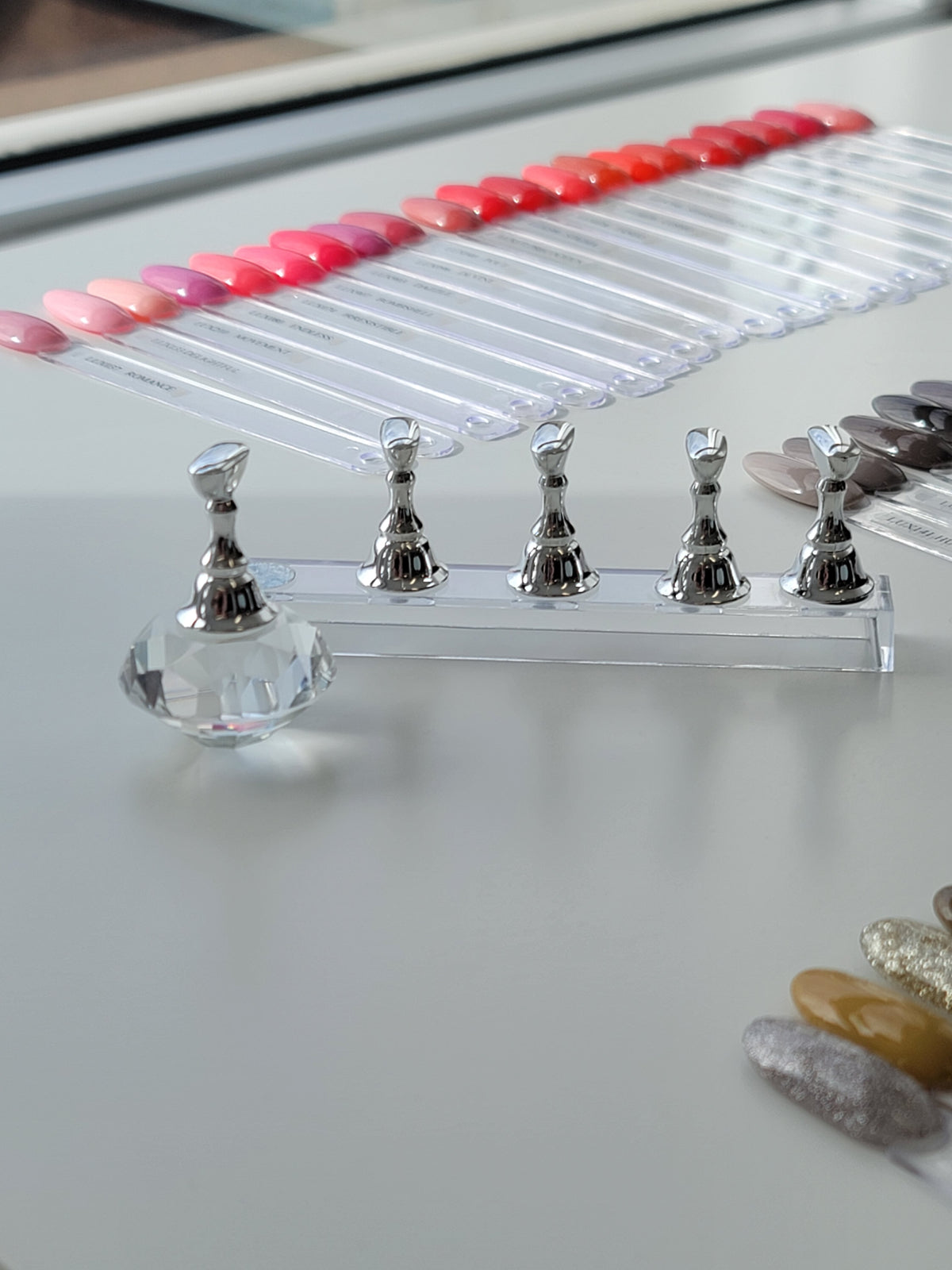 MAGNETIC NAIL ART DEMO STAND | NAILIFY