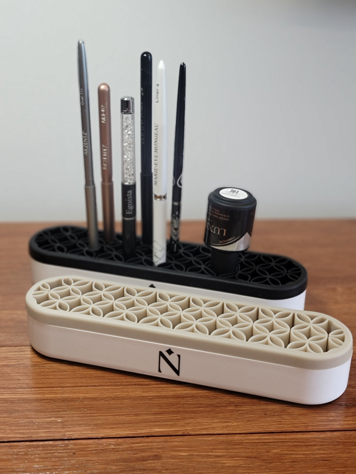 SILICONE BRUSH AND BOTTLE HOLDER - NAILIFY