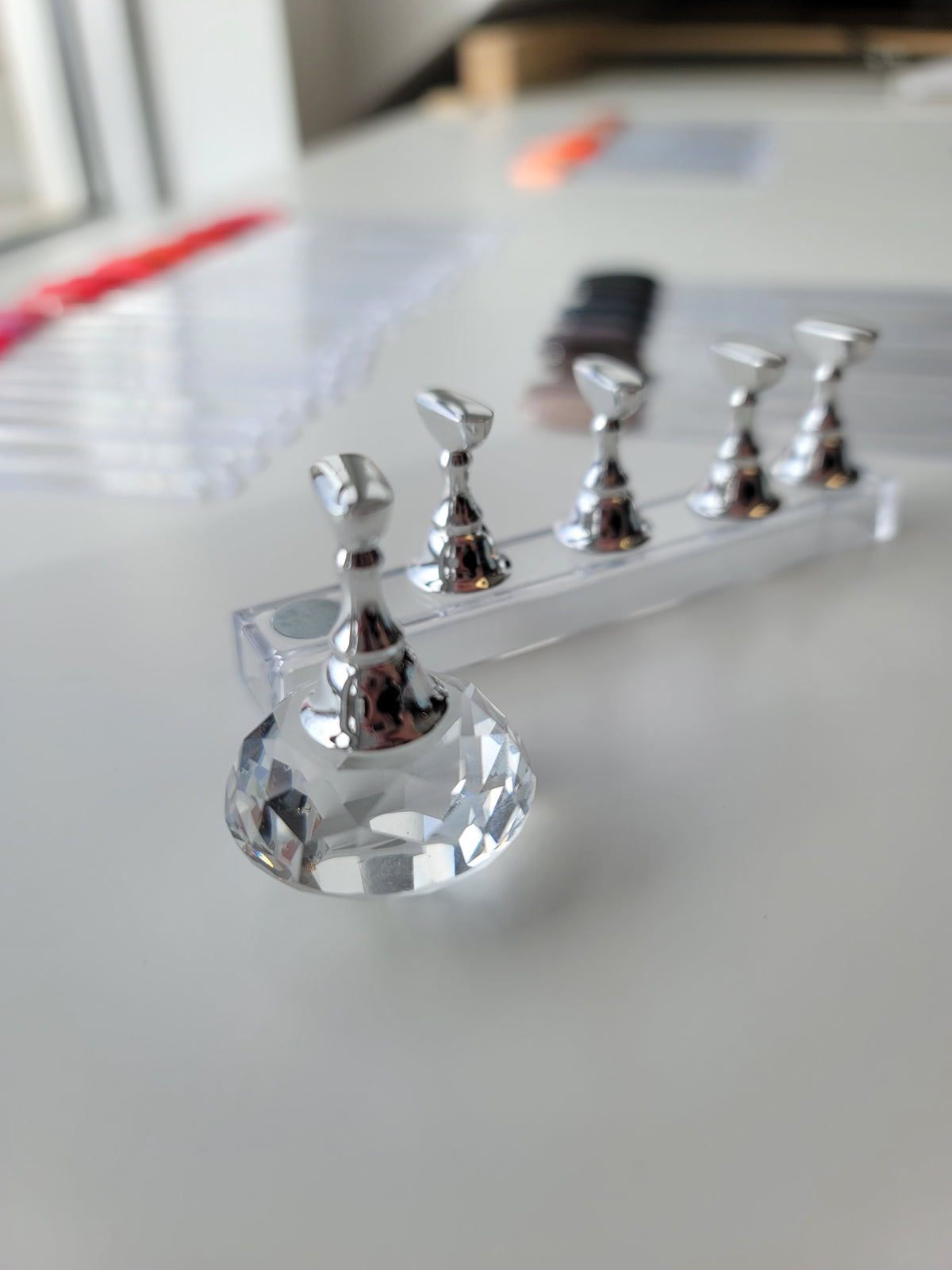 MAGNETIC NAIL ART DEMO STAND | NAILIFY