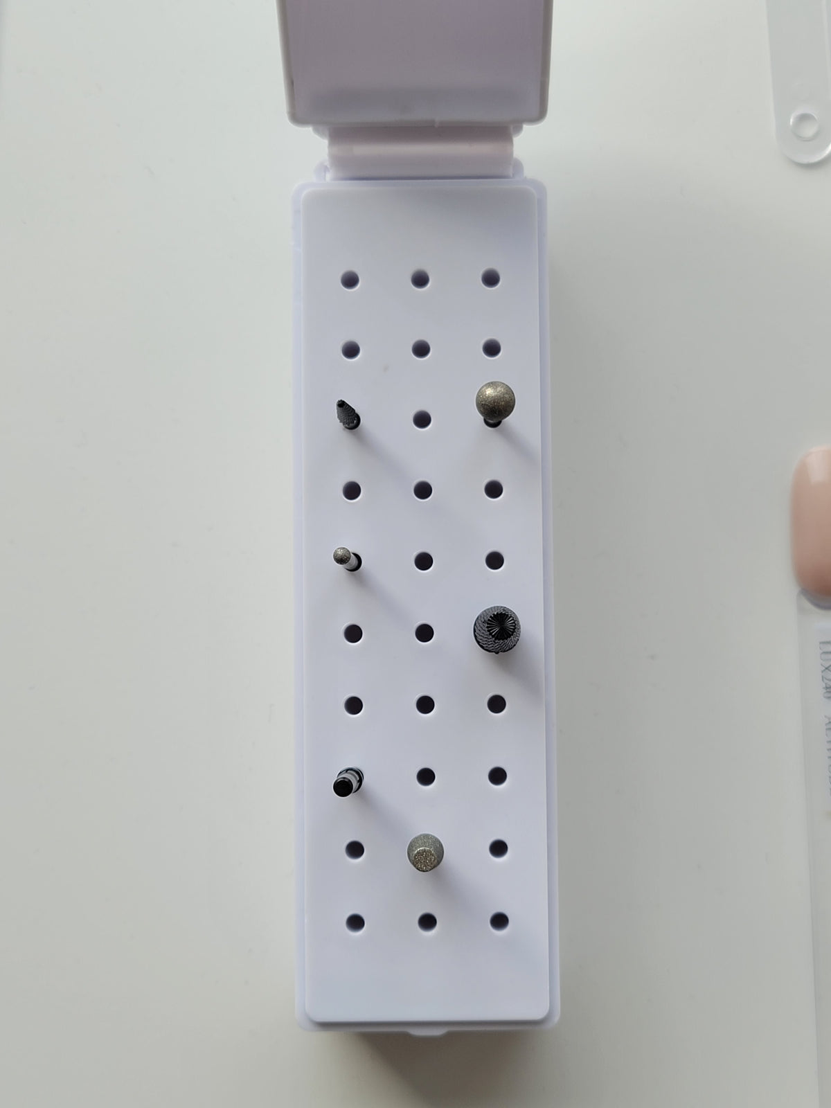 RANGEMENT POUR EMBOUTS REFERMABLE - 3 COULEURS DISPONIBLES