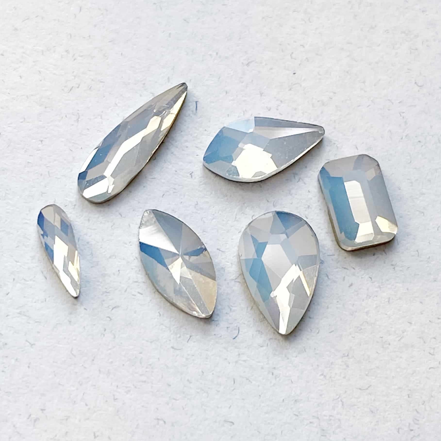 DIAMANTS FORMES FEUILLE | BLANC OPALE - MARIE-ÈVE MONGEAU