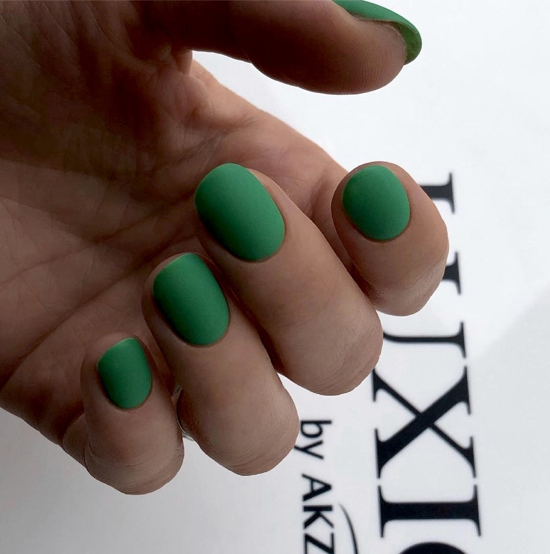 LUXIO HIGH | UV/LED GEL POLISH - AKZENTZ