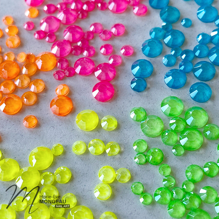 DIAMONDS | PRINCESS PINK NEON - MARIE-ÈVE MONGEAU