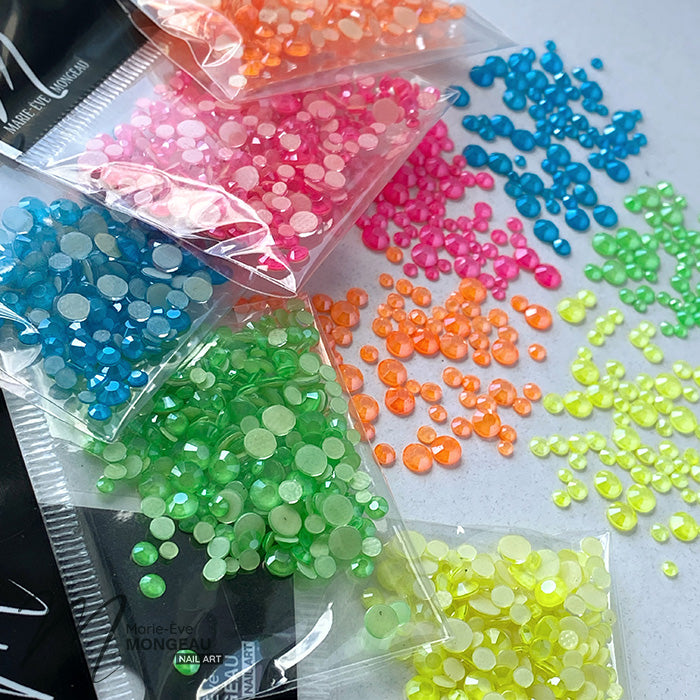 DIAMONDS | NEON GREEN - MARIE-ÈVE MONGEAU