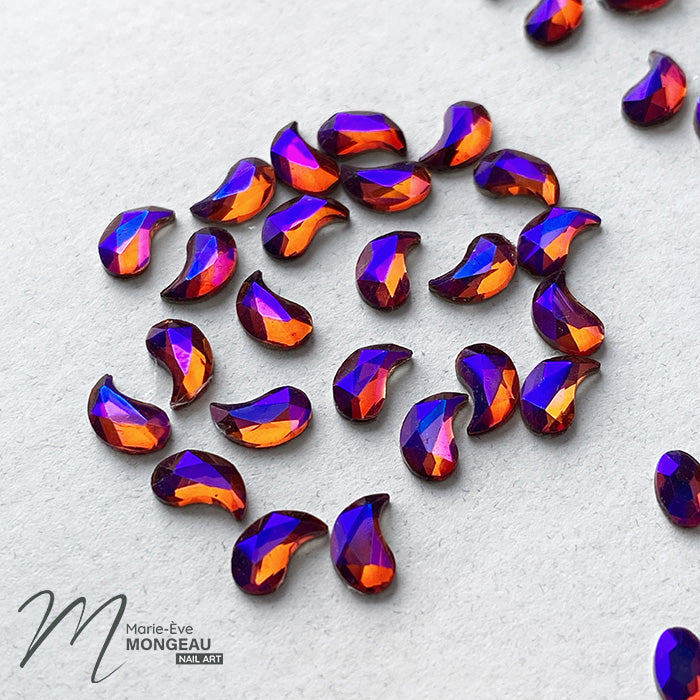 SHAPED DIAMONDS | PURPLE SKY - RIGHT COMMA - MARIE-ÉVE MONGEAU