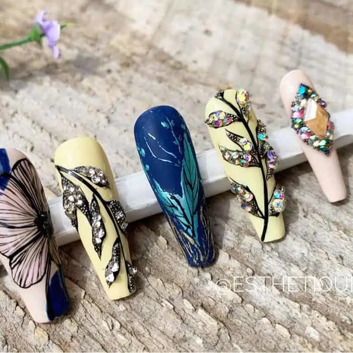 DIAMANTS EN POINTE | CRISTAL AB - MARIE-ÈVE MONGEAU