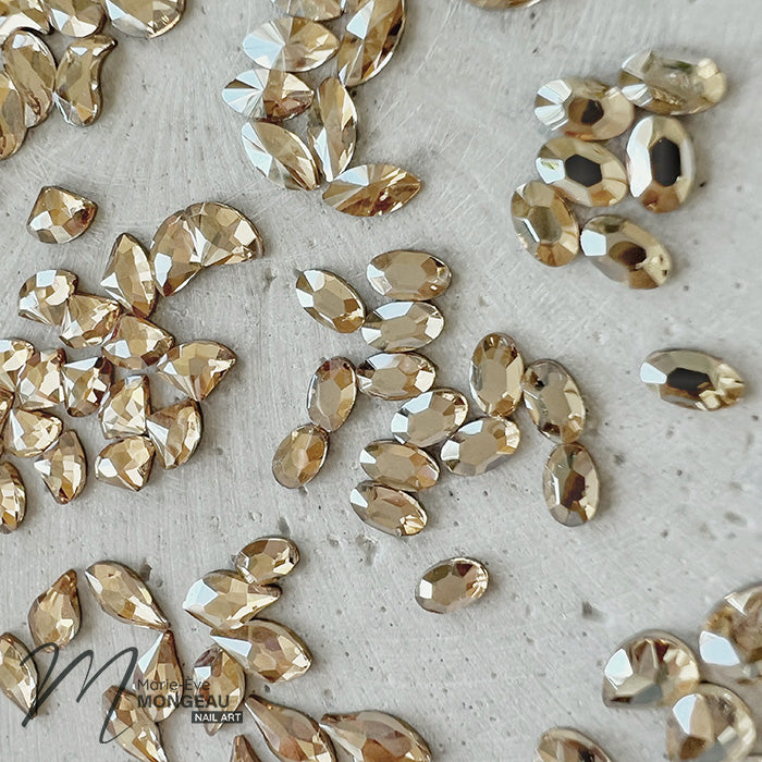 DIAMANTS FORMES | CHAMPAGNE - VIRGULE DROITE - MARIE-ÉVE MONGEAU