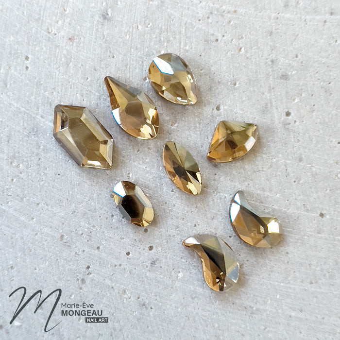 SHAPED DIAMONDS | CHAMPAGNE - LEFT COMMA - MARIE-ÉVE MONGEAU